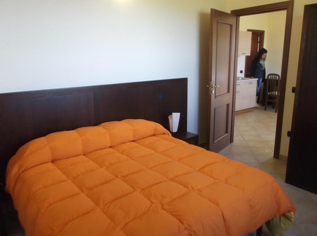 Red Hotel Sant'Elia Сант'Агата-ди-Милите Номер фото