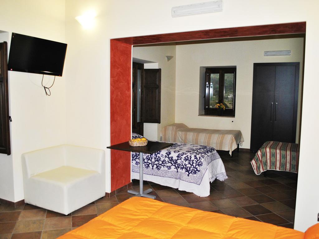 Red Hotel Sant'Elia Сант'Агата-ди-Милите Номер фото
